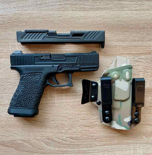 Glock 19 Gen 4 w/ Upgrade and Two Slides