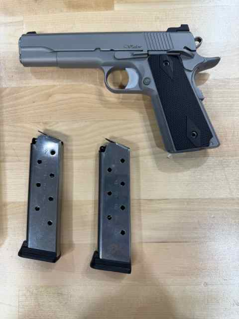 Dan Wesson Valor .45ACP Stainless