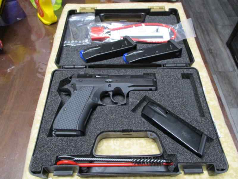 CZ 75 Compact Series P01 9mm