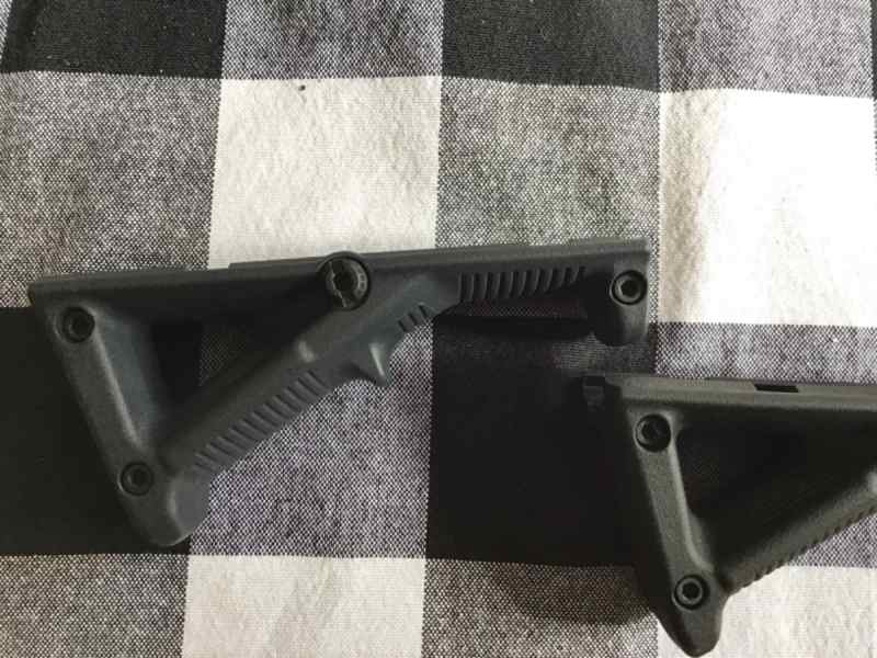 Magpul angled foregrip AFG-2 black or gray