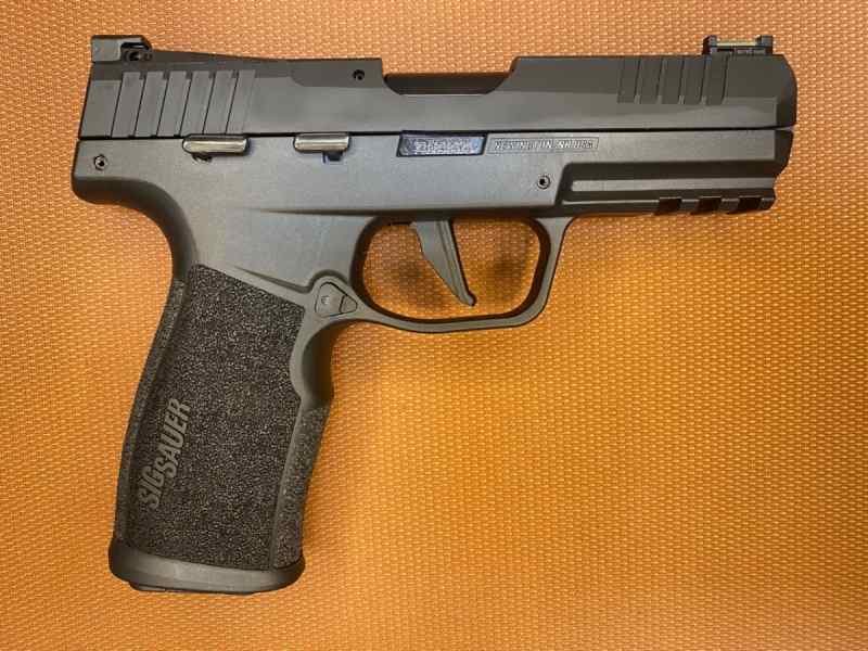 NEW IN THE BOX - Sig Sauer P322 - .22LR