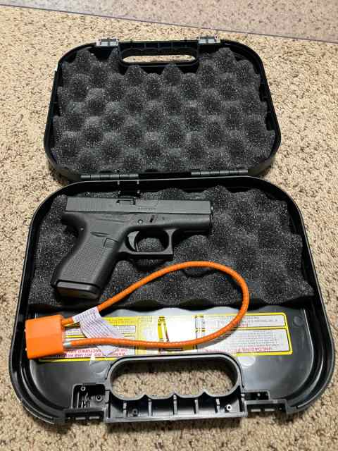 Glock 42 380 Pistol w/Case - LIKE NEW $400