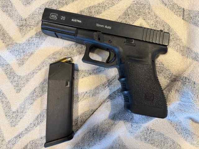 GLOCK 21   10MM