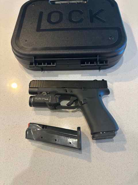 Glock 48 MOS like new, w/ Shield Arms Mags