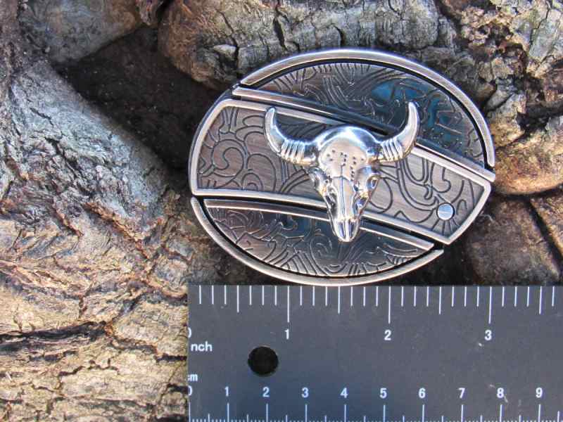 COWBOY BULLSKULL BELT BUCKLE WITH KNIFE