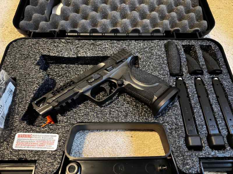 Brand new M&amp;P9 2.0 Metal HD Competitor