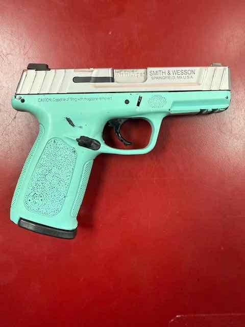 Smith &amp; Wesson Sd9ve .9mm ROBINS EGG BLUE 16RD