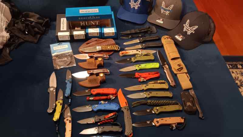 26 benchmade knives for sale or trade 1 microtech 