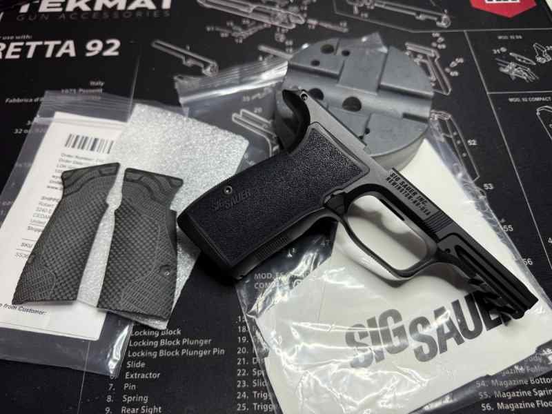 P365 AXG Aluminum Grip Module/LOK Veloce Grips