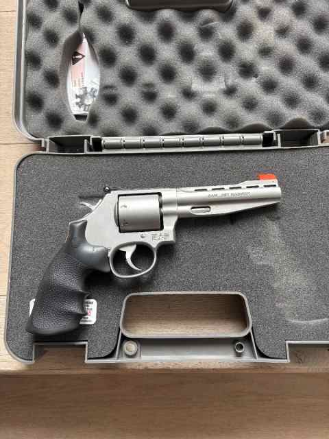 Smith and Wesson 686 Performance Center