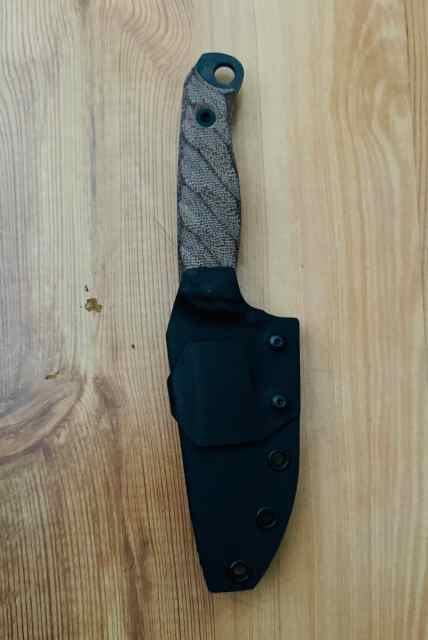 Half Face Blade Crow Jr Knife