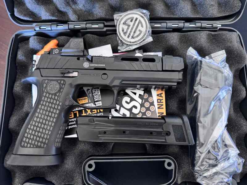 SIG SAUER P320 Spectre Comp Blackout w/Sig Romeo1 