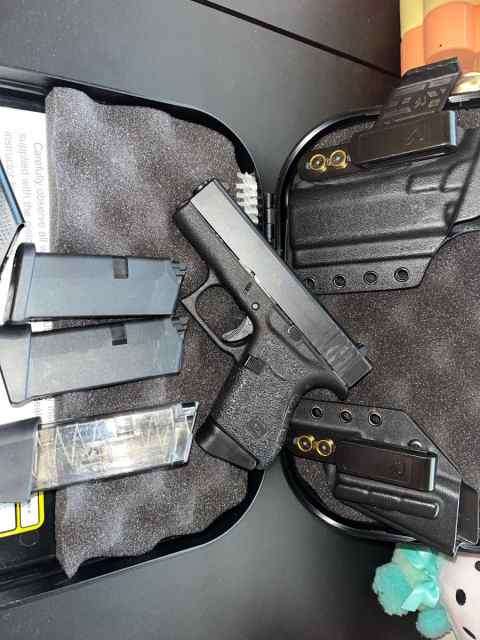 GLOCK 43 W/ EXTRAS