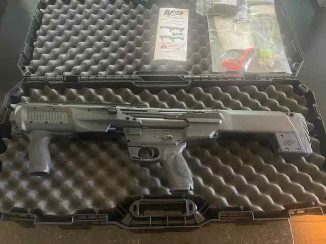 Smith &amp; Wesson M&amp;P 12 12 Gauge Bullpup Shotgun 