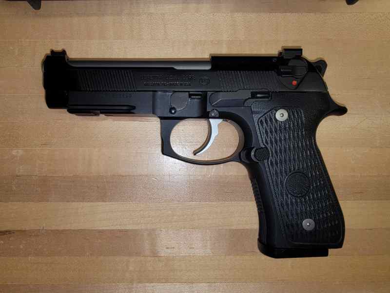 Beretta 92 LTT -2.jpg