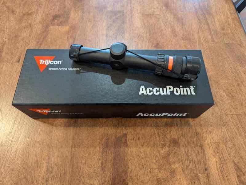 Trijicon Accupoint 1-4x Red Chevron reticle 