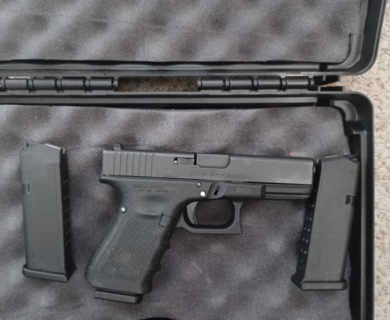 Glock 19 gen 4 w/ Night sights