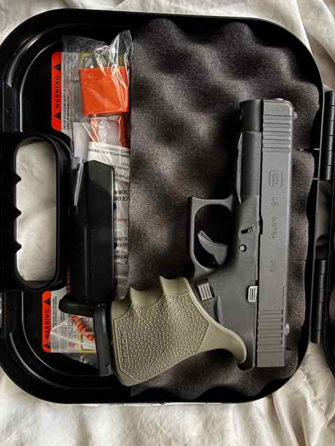 Glock 48 MOS with shield 15rnd mags. 