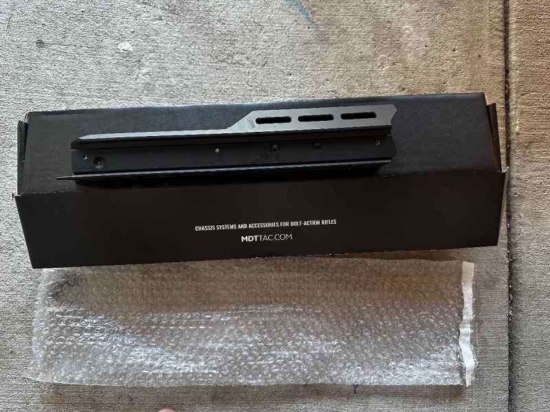 NIB: XRS CHASSIS SYSTEM ENCLOSED FOREND