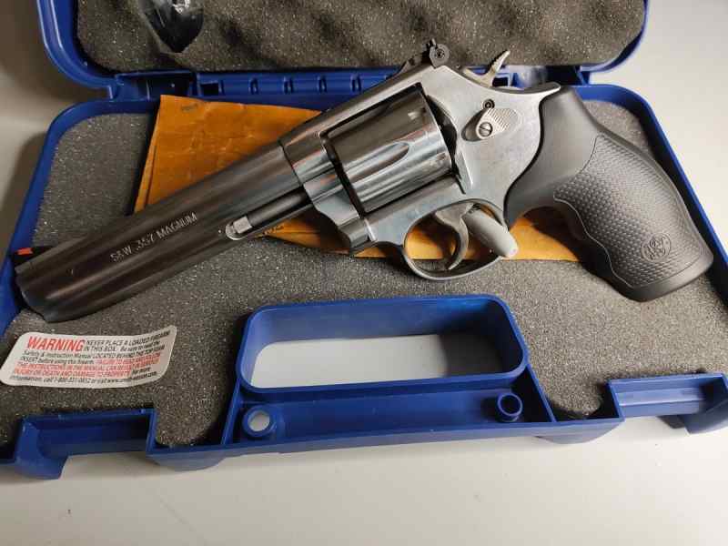 Smith &amp; Wesson 686-6 6&quot;