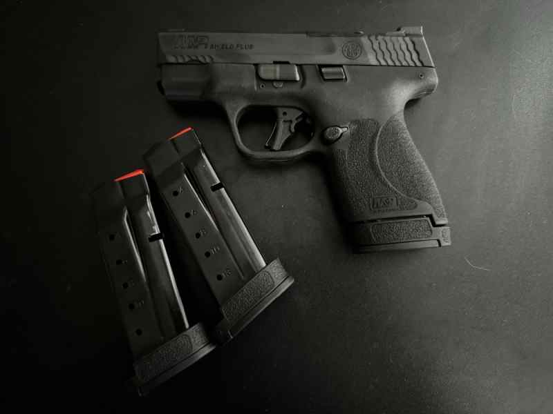 Smith &amp; Wesson M&amp;P9 shield plus Optic ready 