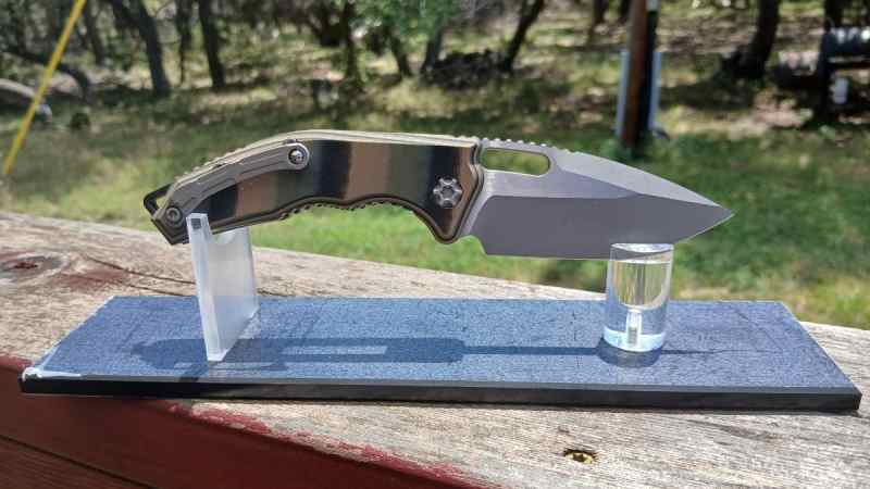 Heretic Auto Knife 3.jpg