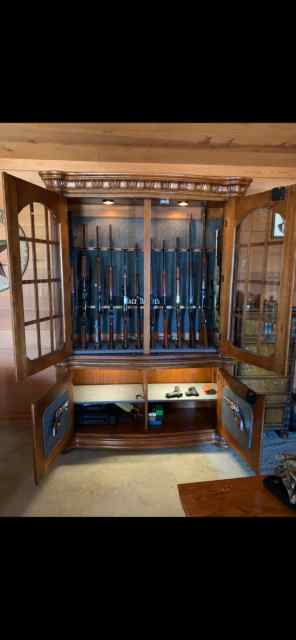 Beautiful gun cabinet / case /safe