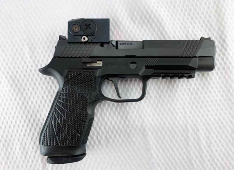 Sig Wilson Combat WCP320 9mm with Aimpoint