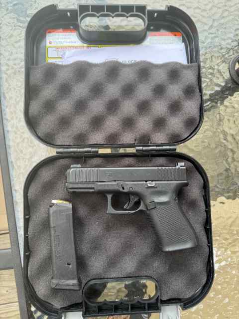 Glock 19 Gen 5 With Trijicon Sights