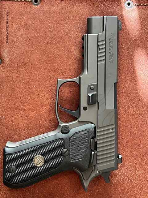 Sig Sauer P220 Legion .45