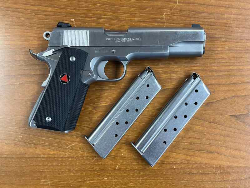 COLT Delta Elite 10mm stainless pistol