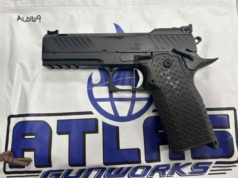 PRESTINE ATLAS ARES 4.25&quot; 9MM W/ 5 OEM MAGS