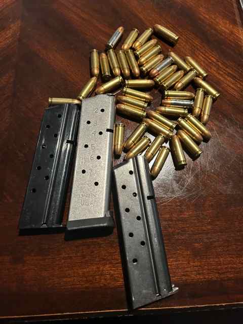 38 super loose ammo with 3 mags hollow point 