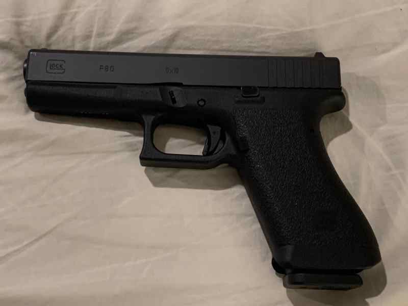 LIPSEY&#039;S EXCLUSIVE - GLOCK P80 9MM $600 OBO