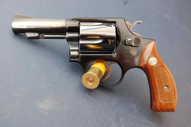 Smith &amp; Wesson Model 37 Chief&#039;s Special Airweight