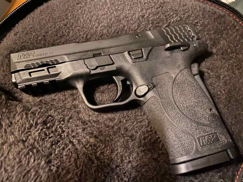 M&amp;P 9 Shield 