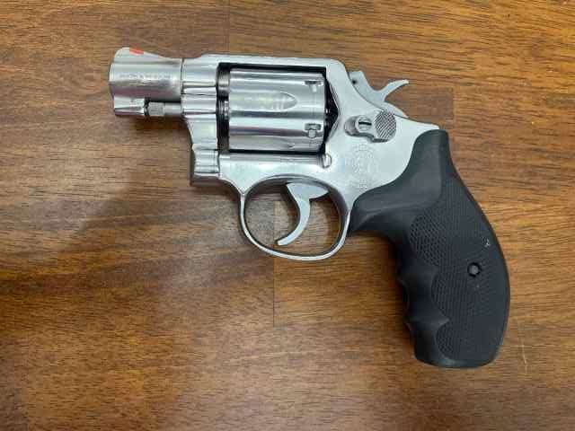 Smith and Wesson .38 special 64-2 snubnose 6 shot 