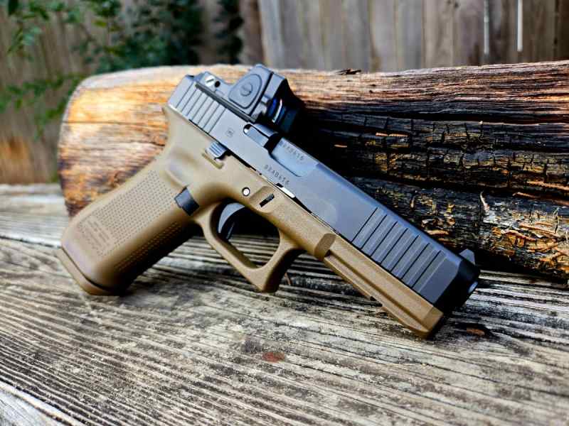 NEW Glock 17 Gen 5 with WAR plate and RMR