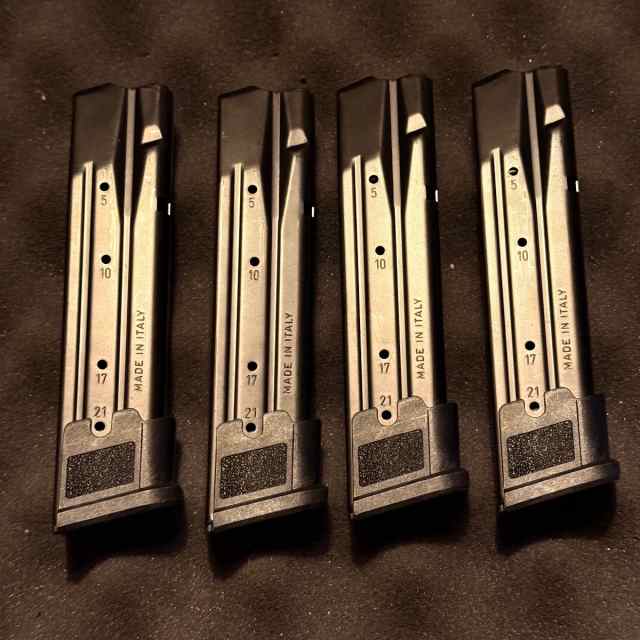 Sig P320 21rd magazines - 4 total black mags