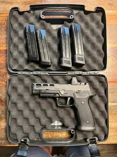 P320 AXG PRO WITH TRIJICON RMR TYPE 2 and 4 mags