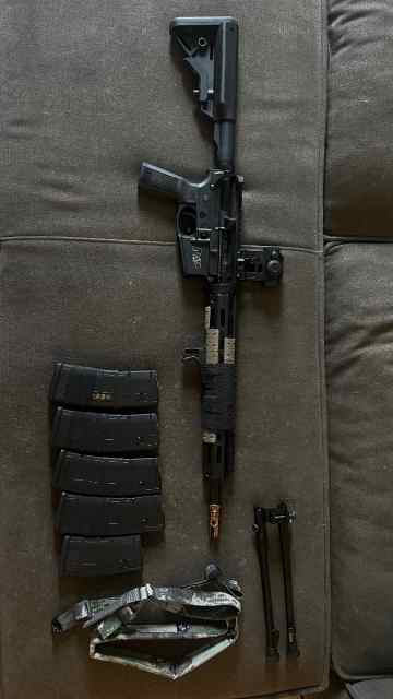 M&amp;P-15 5.56/.223 + Romeo5 and a lot of extras