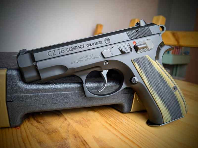 CZ75 Compact