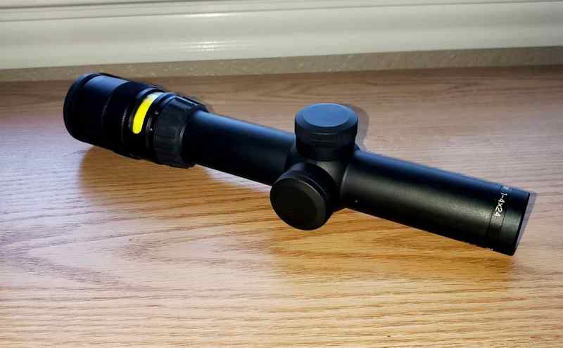 Trijicon AccuPoint 1-4x24mm Rifle Scope (Refurbish