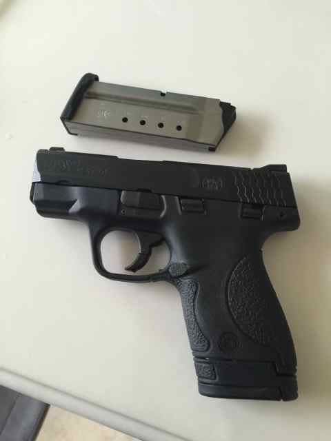 Smith &amp; Wesson Shield .40 with safety