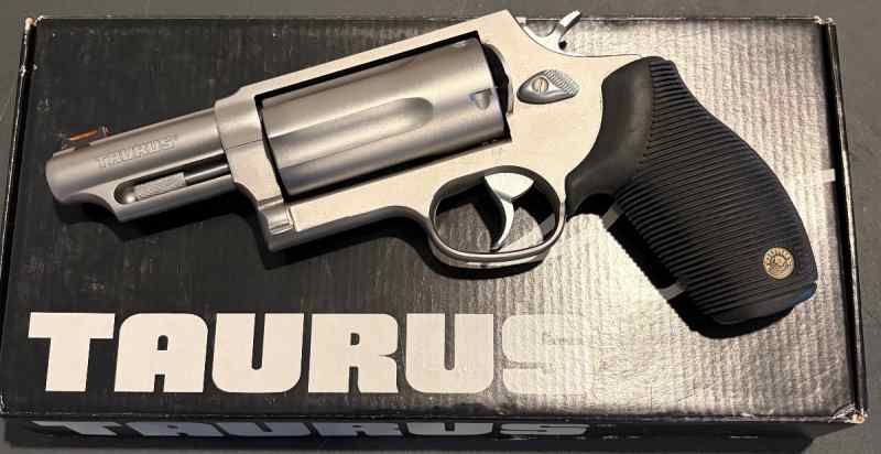 Taurus Judge 45/410 mag 3”bbl Mint-Lockhart