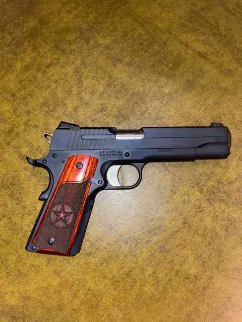 Sig Sauer 1911 .45ACP (Tx edition) 