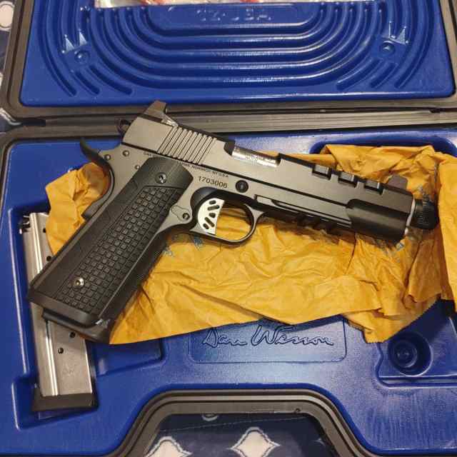 LNIB DAN WESSON DISCRETION or SPRINGFIELD 9MM 1911