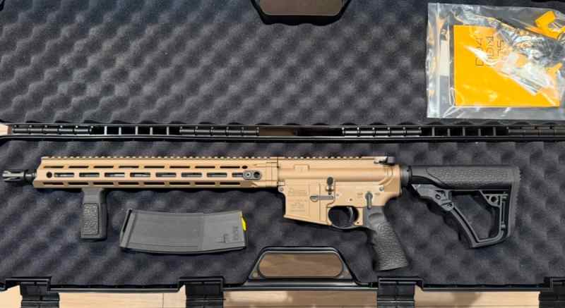 *Like New* Daniel Defense DDM4 V7 5.56 NATO in FDE