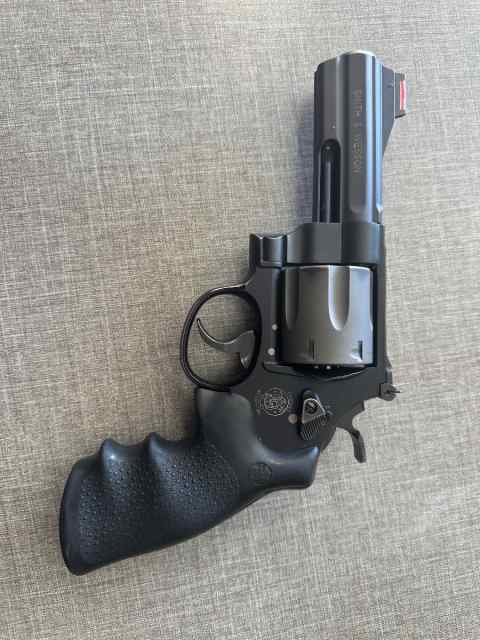 Smith and Wesson 329pd airlite 44 magnum