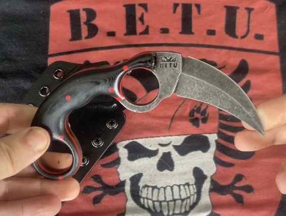 Custom karambit blade 
